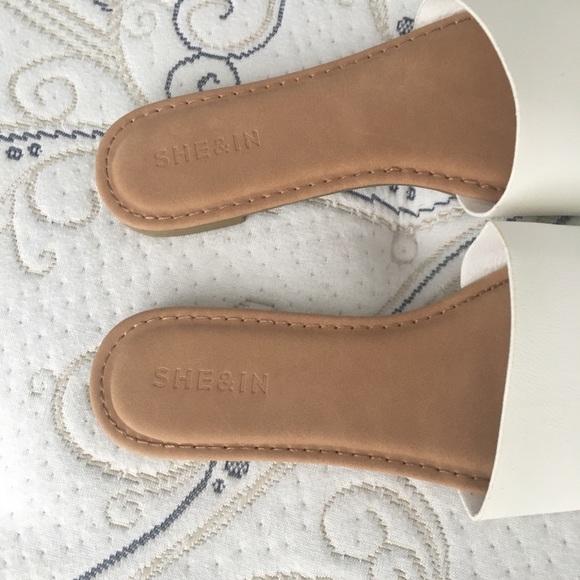 Shein slip on faux leather slides - Picture 4 of 6
